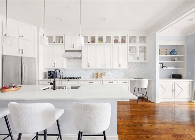 Property at 3611 Habersham Rd NW, Atlanta, GA 30305, 3 beds, 3.5 baths
