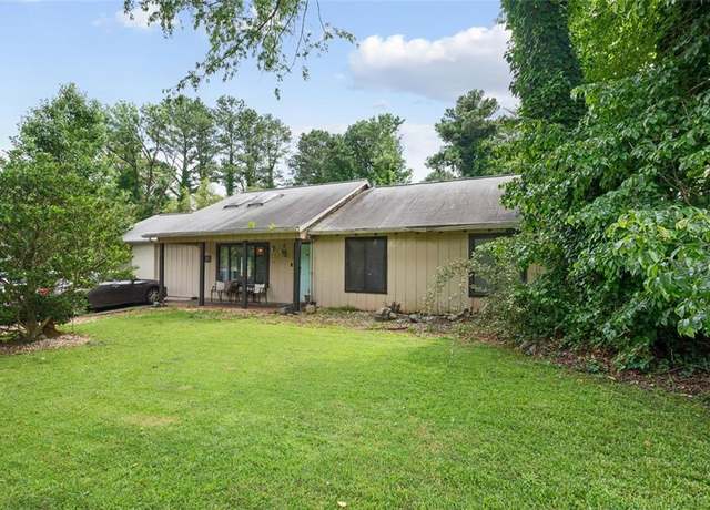 Property at 962 Brighton Dr, Lawrenceville, GA 30043, 3 beds, 2.5 baths