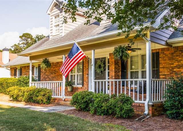 Property at 184 Wildflower Dr, Social Circle, GA 30025, 6 beds, 3 baths