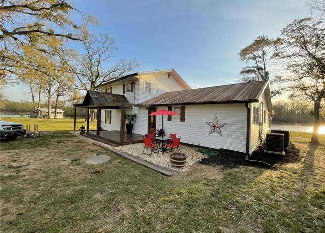 Property at 180 S River Dr, Jackson, GA 30233, 3 beds, 2 baths