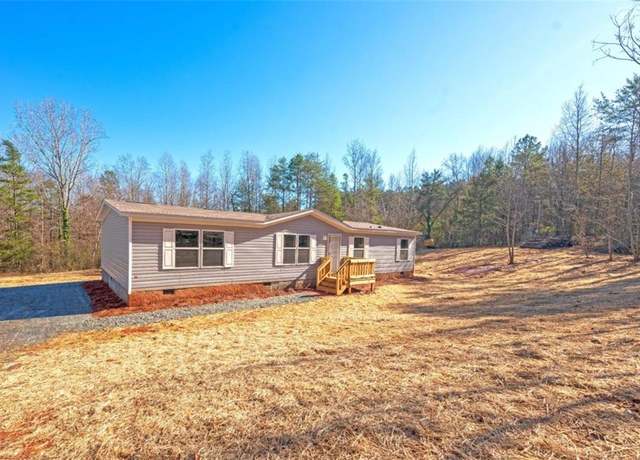 Property at 130 Howard Rd, Toccoa, GA 30577, 4 beds, 2 baths