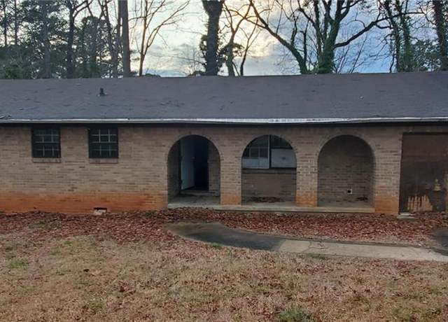 Property at 868 Maxey Hill Ct, Stone Mountain, GA 30083, 3 beds, 2 baths