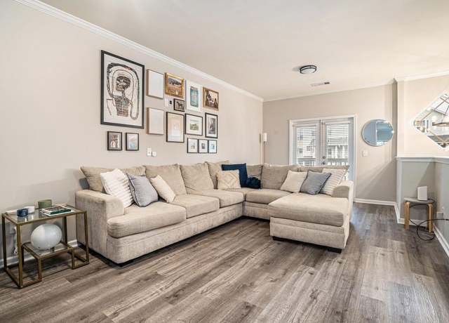 Property at 1137 Liberty Pkwy NW, Atlanta, GA 30318, 3 beds, 3.5 baths