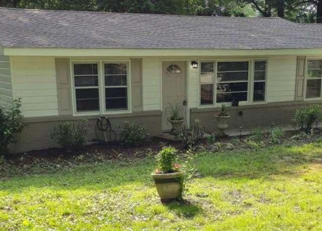 Property at 50 Woodland St, Buford, GA 30518, 3 beds, 1 bath