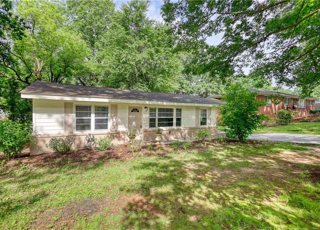 Property at 50 Woodland St, Buford, GA 30518, 3 beds, 1 bath