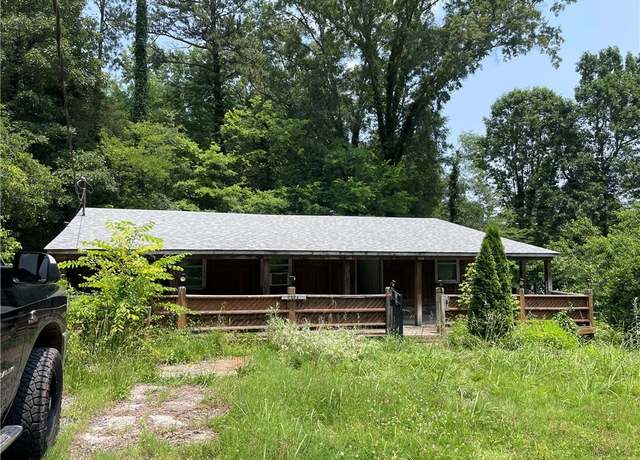 Property at 2384 Joe Frank Harris Pkwy NW, Cartersville, GA 30120, 3 beds, 2 baths