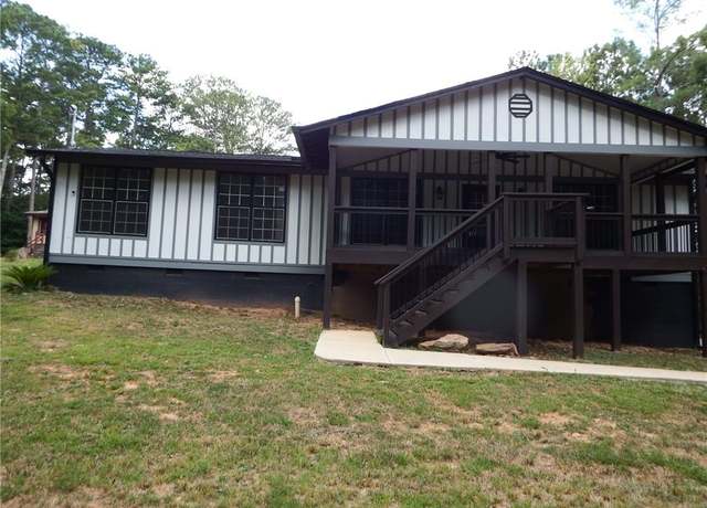 Property at 1425 Rogers Lake Rd, Lithonia, GA 30058, 4 beds, 3 baths