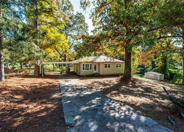 Property at 6055 Blackhawk Trl SE, Mableton, GA 30126, 3 beds, 2 baths