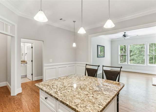 Property at 11 Perimeter Ctr E #1402, Dunwoody, GA 30346, 2 beds, 2 baths