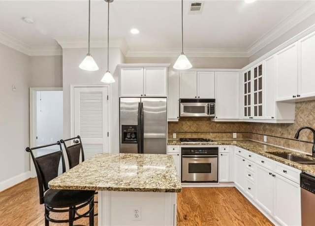 Property at 11 Perimeter Ctr E #1402, Dunwoody, GA 30346, 2 beds, 2 baths