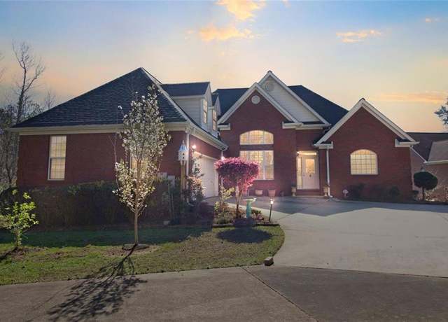 Property at 3240 Somerset Ct SE, Conyers, GA 30013, 7 beds, 5.5 baths