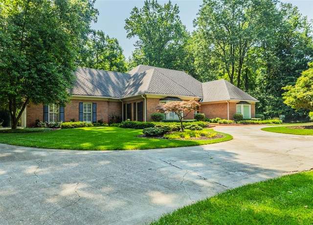 Property at 3030 Spalding Dr, Sandy Springs, GA 30350, 3 beds, 3 baths