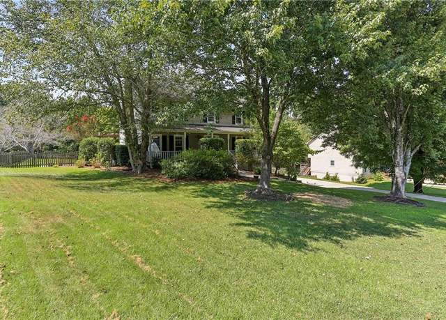 Property at 1375 Drakie Ct SW, Lilburn, GA 30047, 4 beds, 2.5 baths