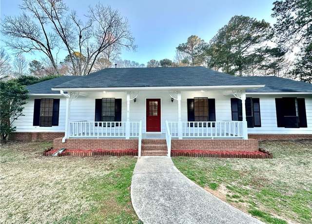 Property at 134 Carrollwood Dr, Fayetteville, GA 30215, 3 beds, 2 baths