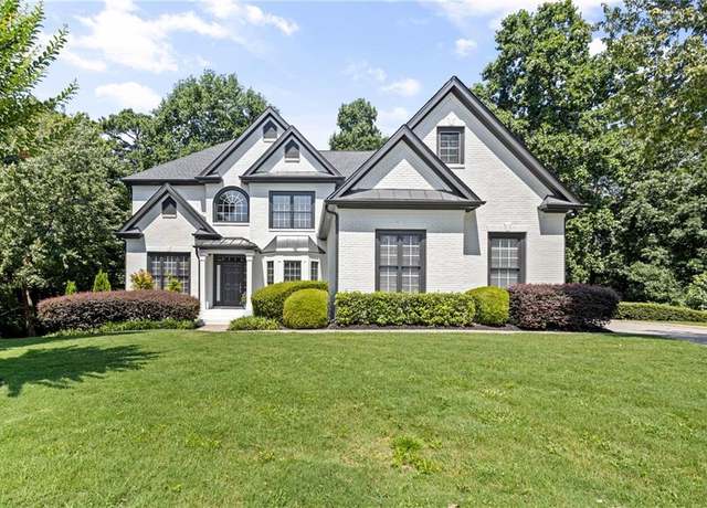 Property at 135 Emerald Ln, Roswell, GA 30075, 6 beds, 5 baths
