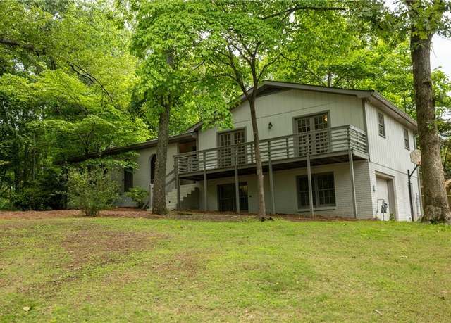 Property at 5384 Blackhawk Dr, Acworth, GA 30102, 3 beds, 2 baths