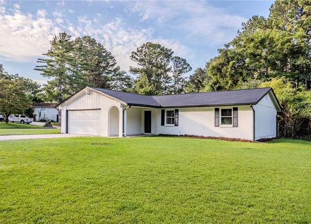 Property at 526 Post Oak Rd, Jonesboro, GA 30238, 3 beds, 2 baths