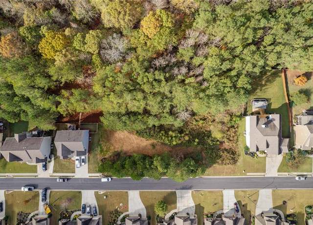 Property at 640 Crimson Dr, Dallas, GA 30132