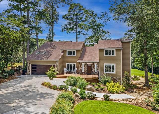 Property at 10390 Amberside Ct, Roswell, GA 30076, 4 beds, 3 baths