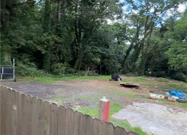 Property at 1071 Hillcrest Dr SE, Atlanta, GA 30316