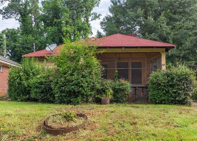 Property at 969 Byron Dr SW, Atlanta, GA 30310, 2 beds, 1 bath