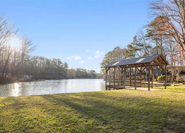 Property at 579 Twin Mountain Lake Cir, Talking Rock, GA 30175, 3 beds, 2.5 baths