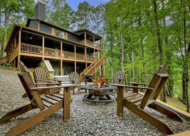 Property at 22 Kings Ct, Ellijay, GA 30540, 3 beds, 3 baths