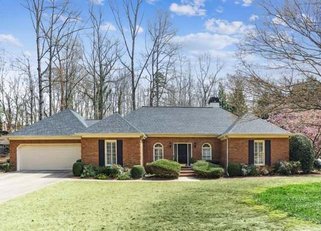 Property at 5270 Forest Brook Pkwy, Marietta, GA 30068, 4 beds, 4 baths