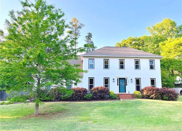 Property at 1495 Oak Springs Dr, Marietta, GA 30066, 5 beds, 2.5 baths