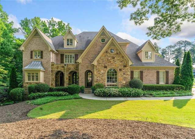 Property at 4304 Berkford Cir NE, Brookhaven, GA 30319, 7 beds, 7.5 baths
