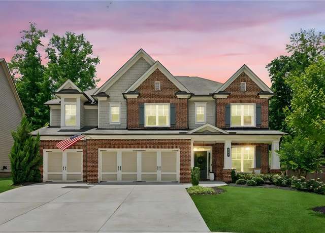 Property at 4972 Park Vale Dr, Sugar Hill, GA 30518, 5 beds, 4 baths