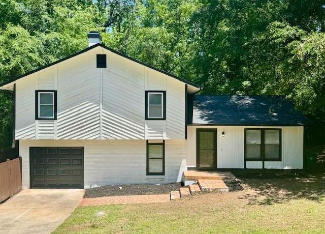 Property at 3988 Chimney Ridge Dr, Ellenwood, GA 30294, 3 beds, 2.5 baths