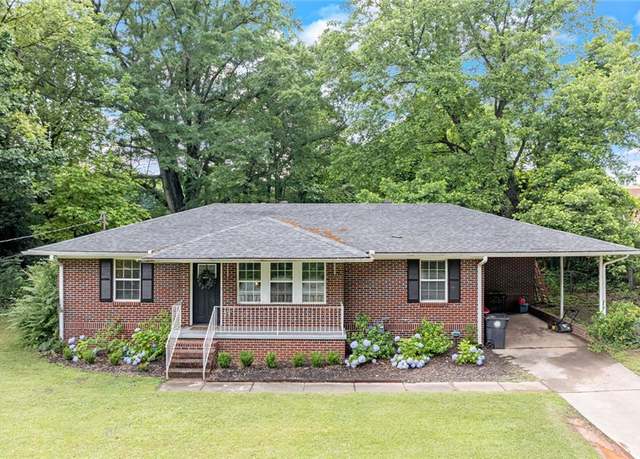 Property at 1237 S Enota Drive Dr NE, Gainesville, GA 30501, 3 beds, 2 baths