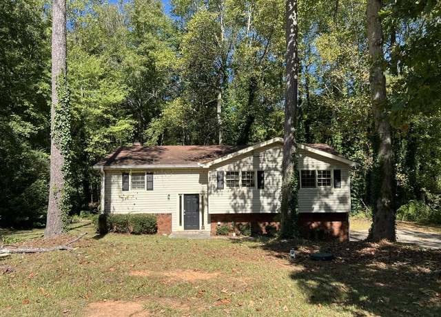 Property at 6883 Lakeshore Dr, Douglasville, GA 30135, 5 beds, 2 baths