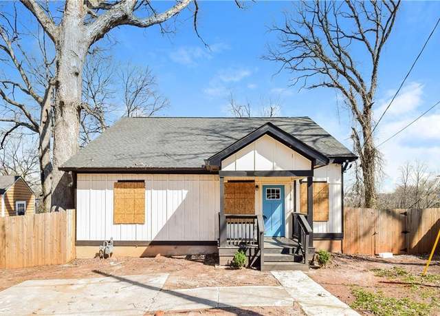 Property at 1114 Oak Knoll Ter SE, Atlanta, GA 30315, 4 beds, 2 baths