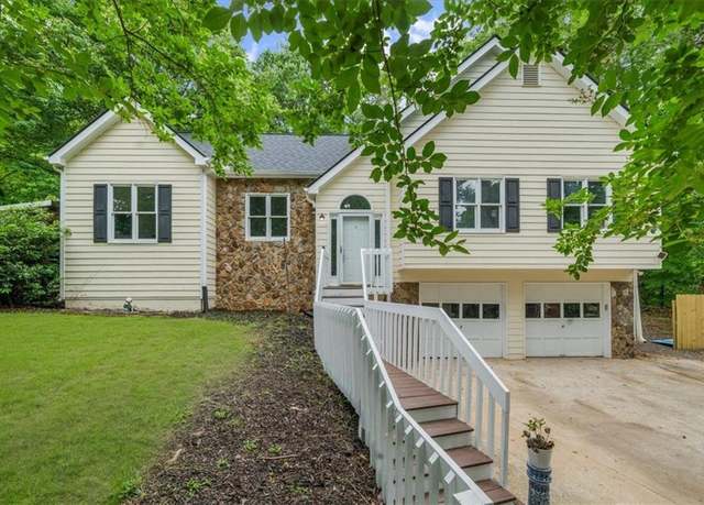 Property at 5640 Rolling Oaks Dr, Cumming, GA 30040, 4 beds, 3 baths