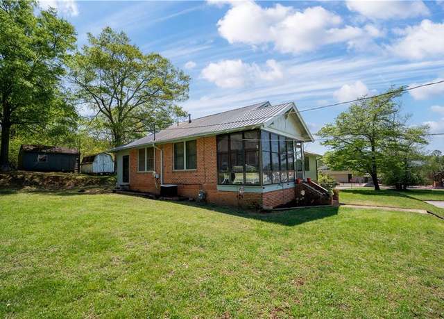 Property at 5 Seventh St, Gainesville, GA 30504, 2 beds, 2 baths