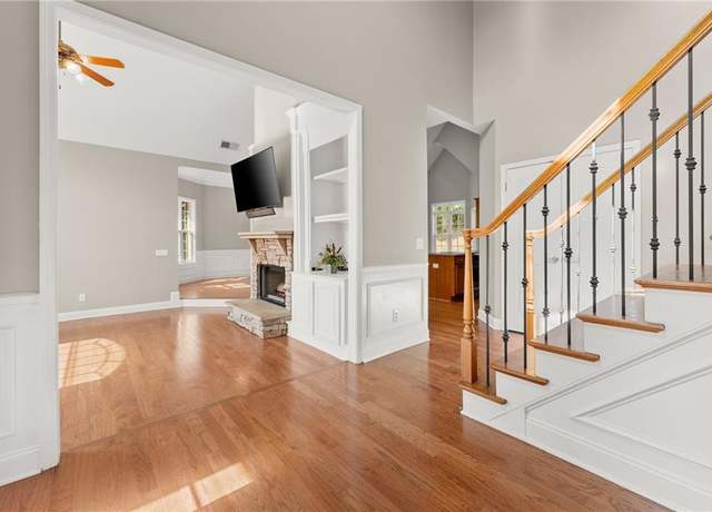 Property at 7615 Abbey Glen Dr, Cumming, GA 30028, 3 beds, 2.5 baths