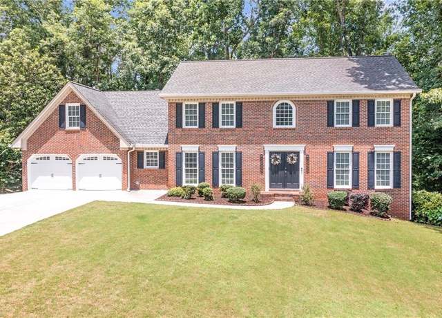 Property at 3439 Smoke Hollow Pl NE, Roswell, GA 30075, 5 beds, 3.5 baths