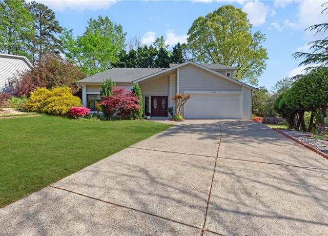 Property at 890 Muirfield Rdg, Marietta, GA 30068, 3 beds, 2.5 baths