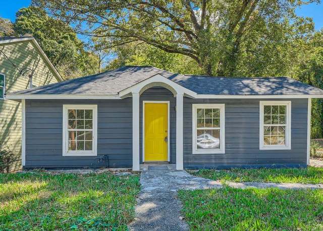 Property at 971 Sims Ave NW, Atlanta, GA 30318, 3 beds, 1.5 baths