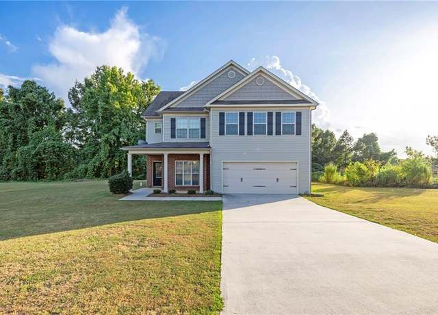 Property at 1233 St James Pl, Loganville, GA 30052, 4 beds, 2.5 baths