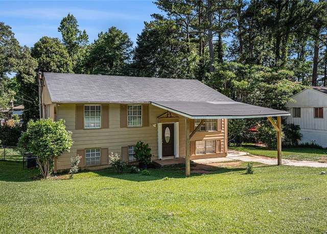 Property at 992 Brian Ln, Forest Park, GA 30297, 6 beds, 2 baths
