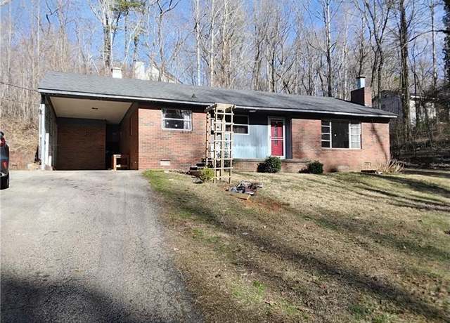 Property at 4076 Fairmont St, Gainesville, GA 30506, 3 beds, 1.5 baths