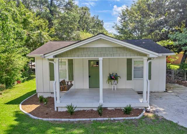 Property at 376 Pine St NE, Marietta, GA 30060, 2 beds, 2 baths