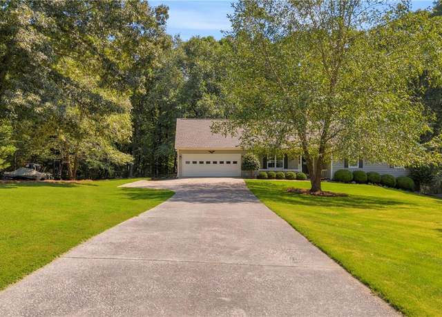 Property at 3432 Greystone Dr, Loganville, GA 30052, 5 beds, 3 baths