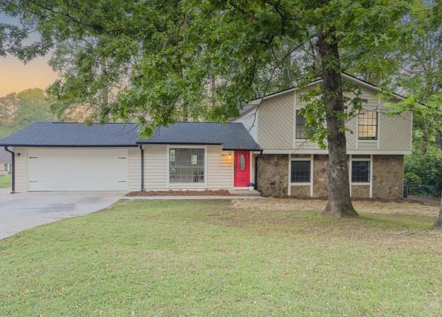 Property at 8007 Northcrest Dr, Jonesboro, GA 30238, 4 beds, 2.5 baths