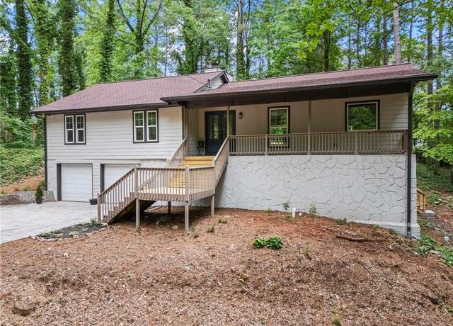 Property at 641 Charing Cross Dr, Marietta, GA 30066, 3 beds, 2 baths