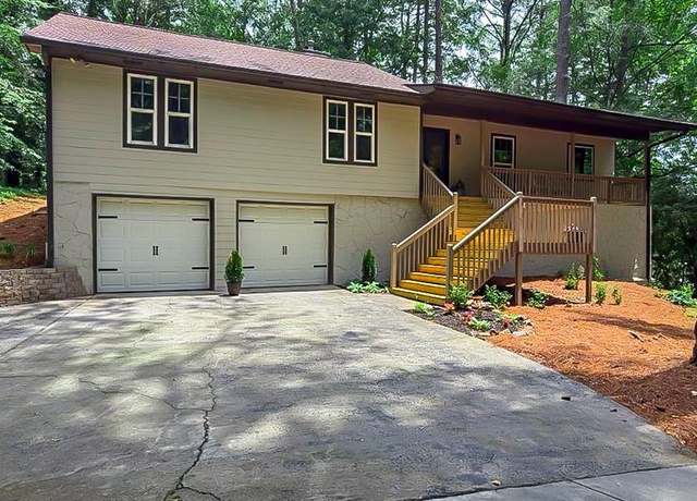 Property at 641 Charing Cross Dr, Marietta, GA 30066, 3 beds, 2 baths