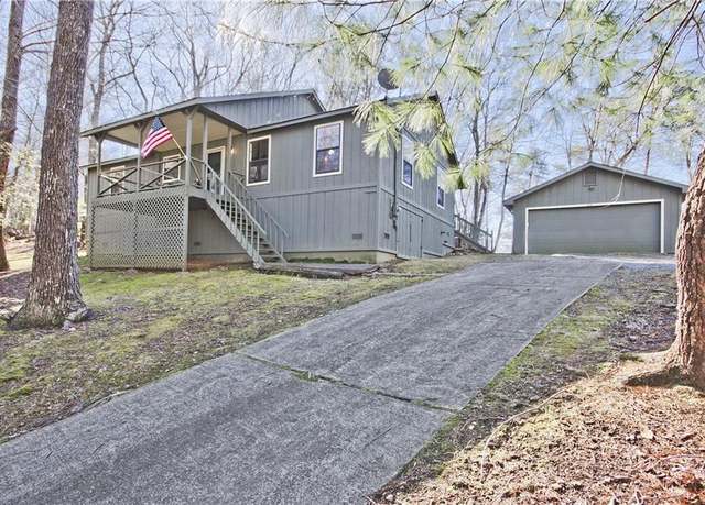 Property at 304 Sunset Ct, Jasper, GA 30143, 3 beds, 2 baths